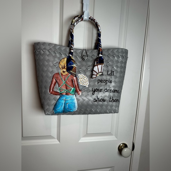 Handbags - Gray Woven plastic Tote Bag with Artistic Design